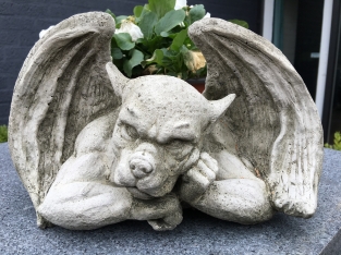 De Denker- Gargoyle- decoratie voor de muur - Stone Monster- middeleeuwse figuren tuin.